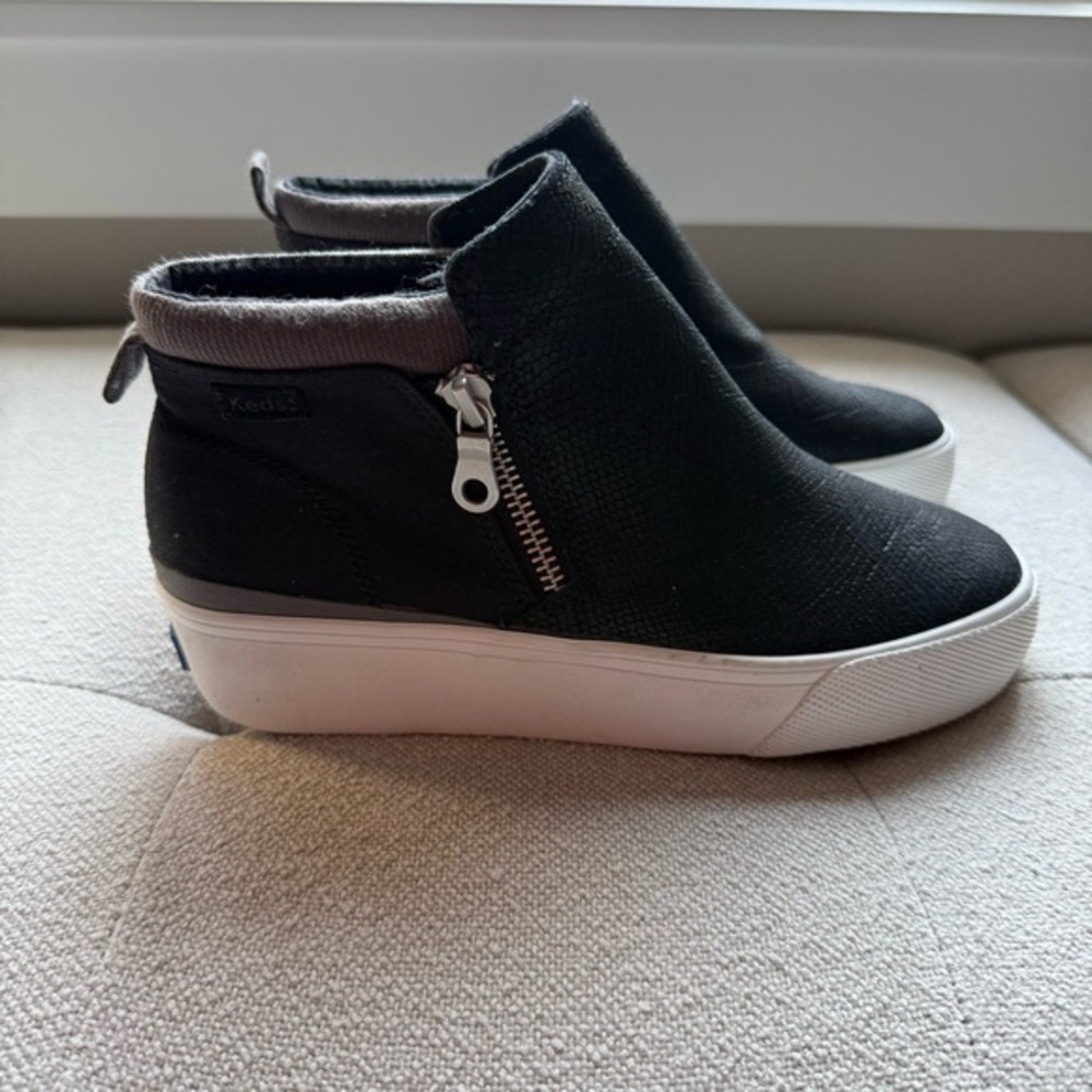 Keds Cooper zip snake embossed suede bootie size 5.5